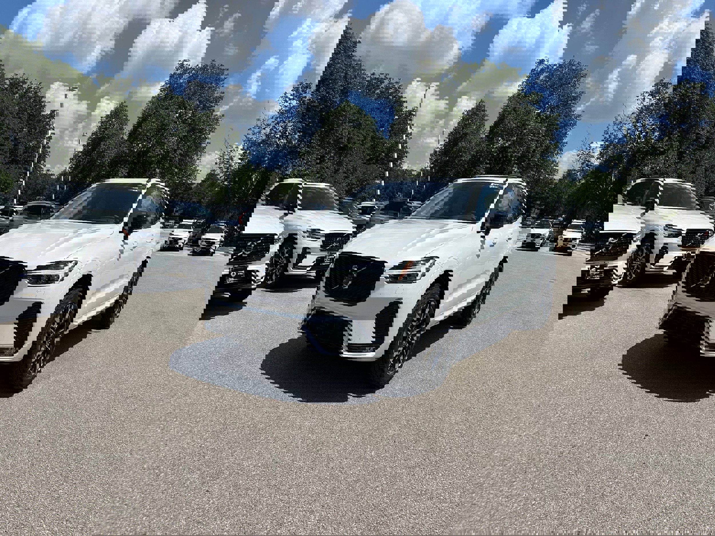 New 2026 Volvo XC60 B5 Core w/ Climate Package image 2