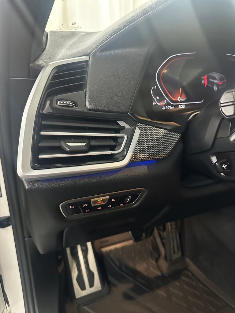 Used 2021 BMW X5 xDrive40i w/ M Sport Package AWD/4WD image 15