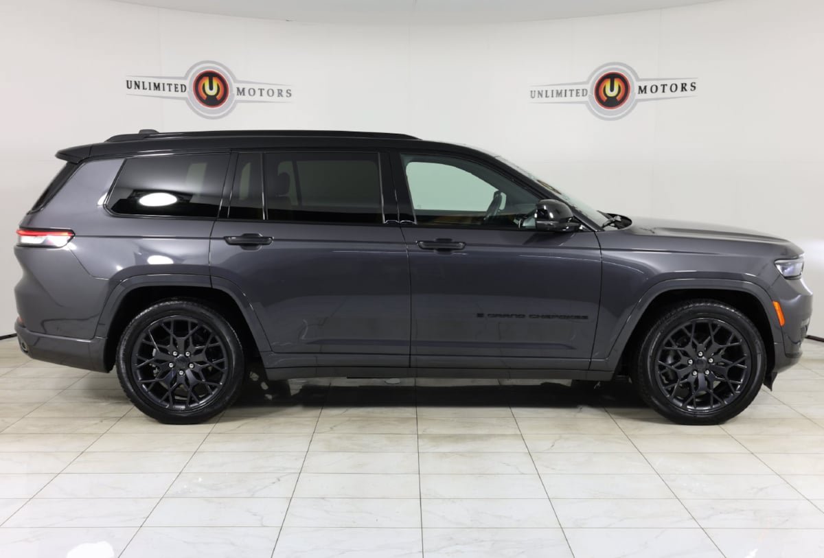 Used 2025 Jeep Grand Cherokee L Summit AWD/4WD image 2
