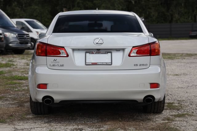 Used 2010 Lexus IS 250 w/ Preferred Accessory Package RWD image 10