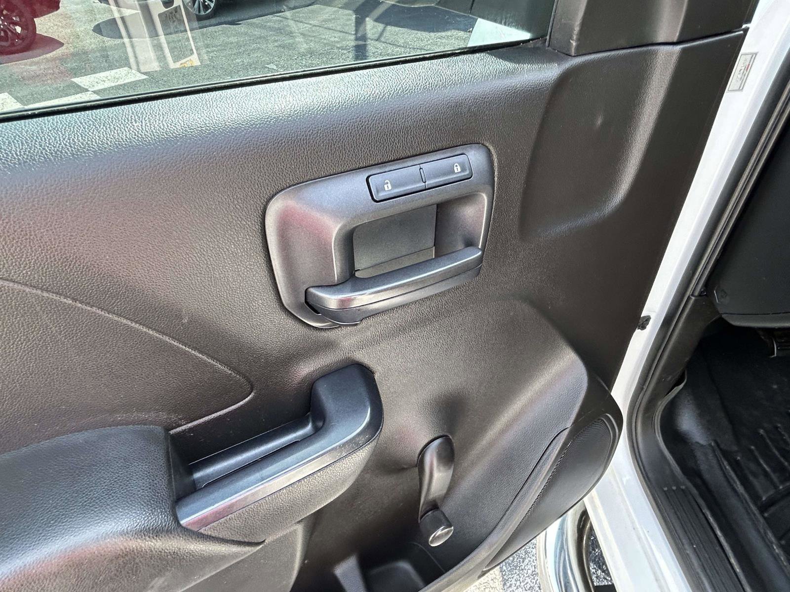 Used 2017 Chevrolet Silverado 1500 W/T AWD/4WD image 18
