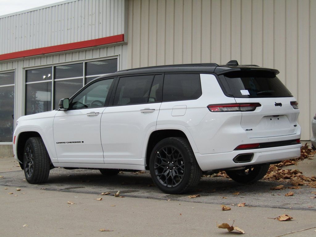 New 2025 Jeep Grand Cherokee L Summit w/ Obsidian Package image 10