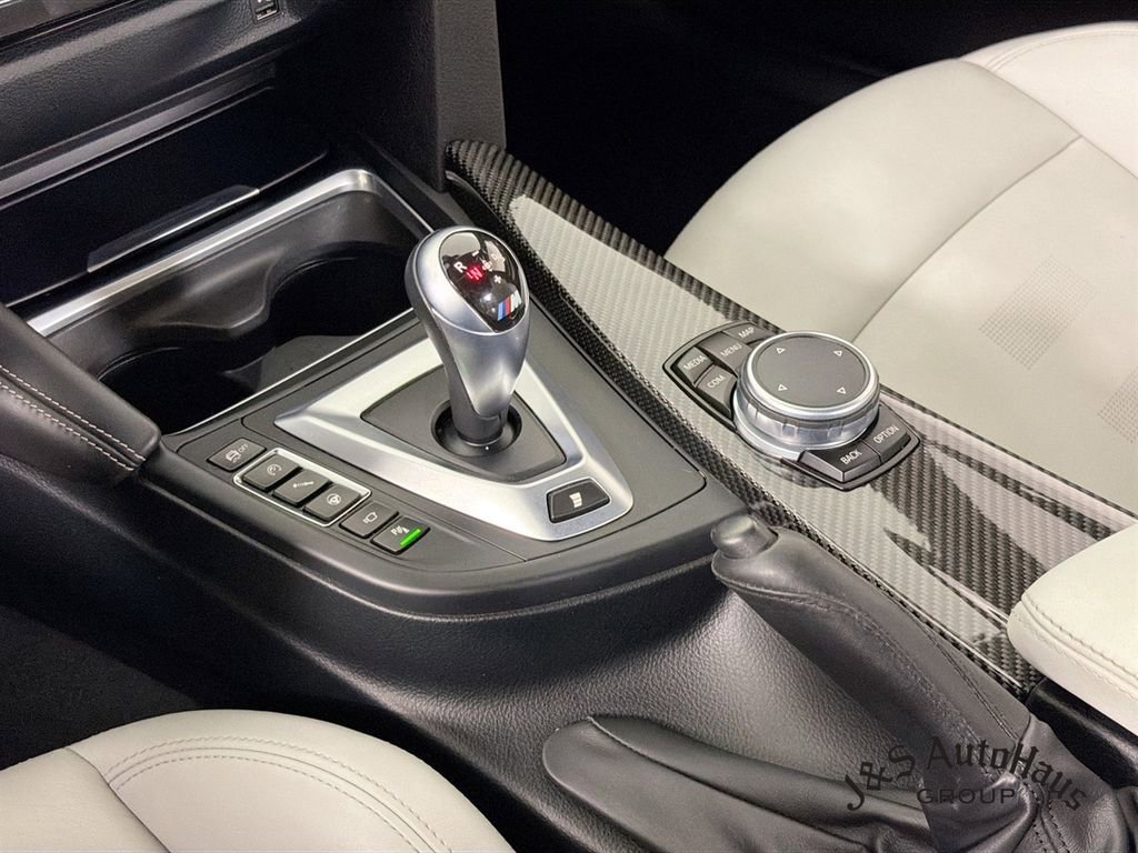Used 2017 BMW M3 RWD image 21