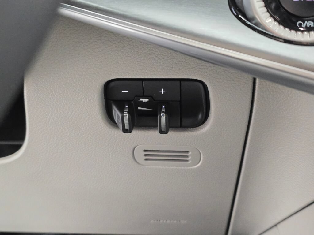 New 2026 Jeep Grand Wagoneer L Limited w/ Rear Seat Video Group I AWD/4WD image 27