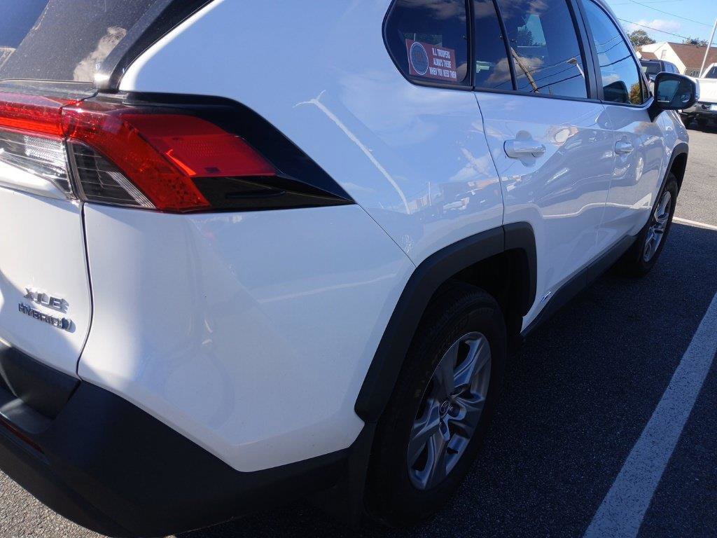 Used 2024 Toyota RAV4 XLE w/ Convenience Package AWD/4WD image 4
