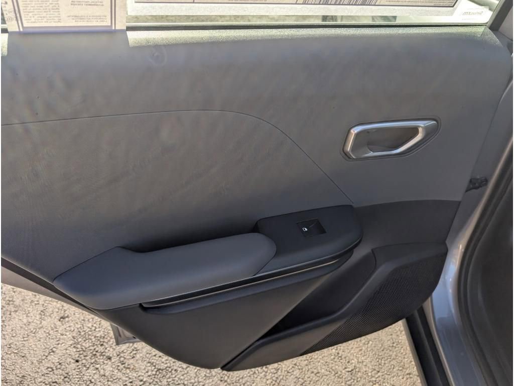 New 2025 Kia K4 LXS image 10