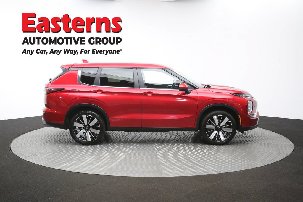 Used 2025 Mitsubishi Outlander SE AWD/4WD image 46