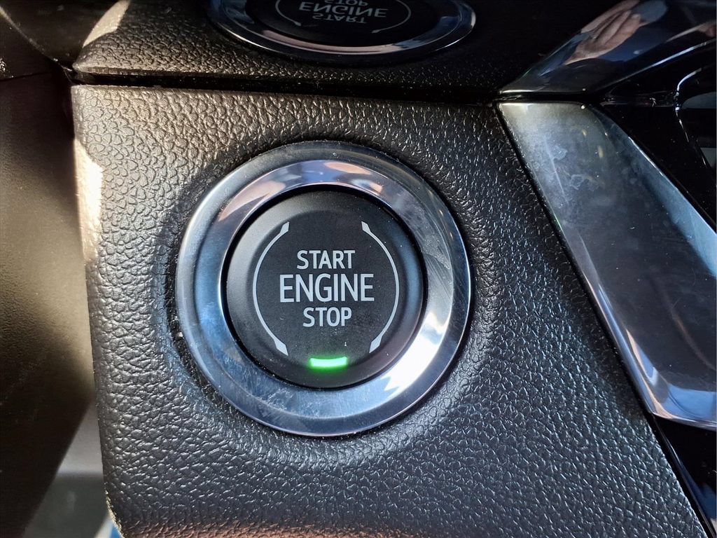Certified 2025 Buick Envista Sport Touring FWD image 24