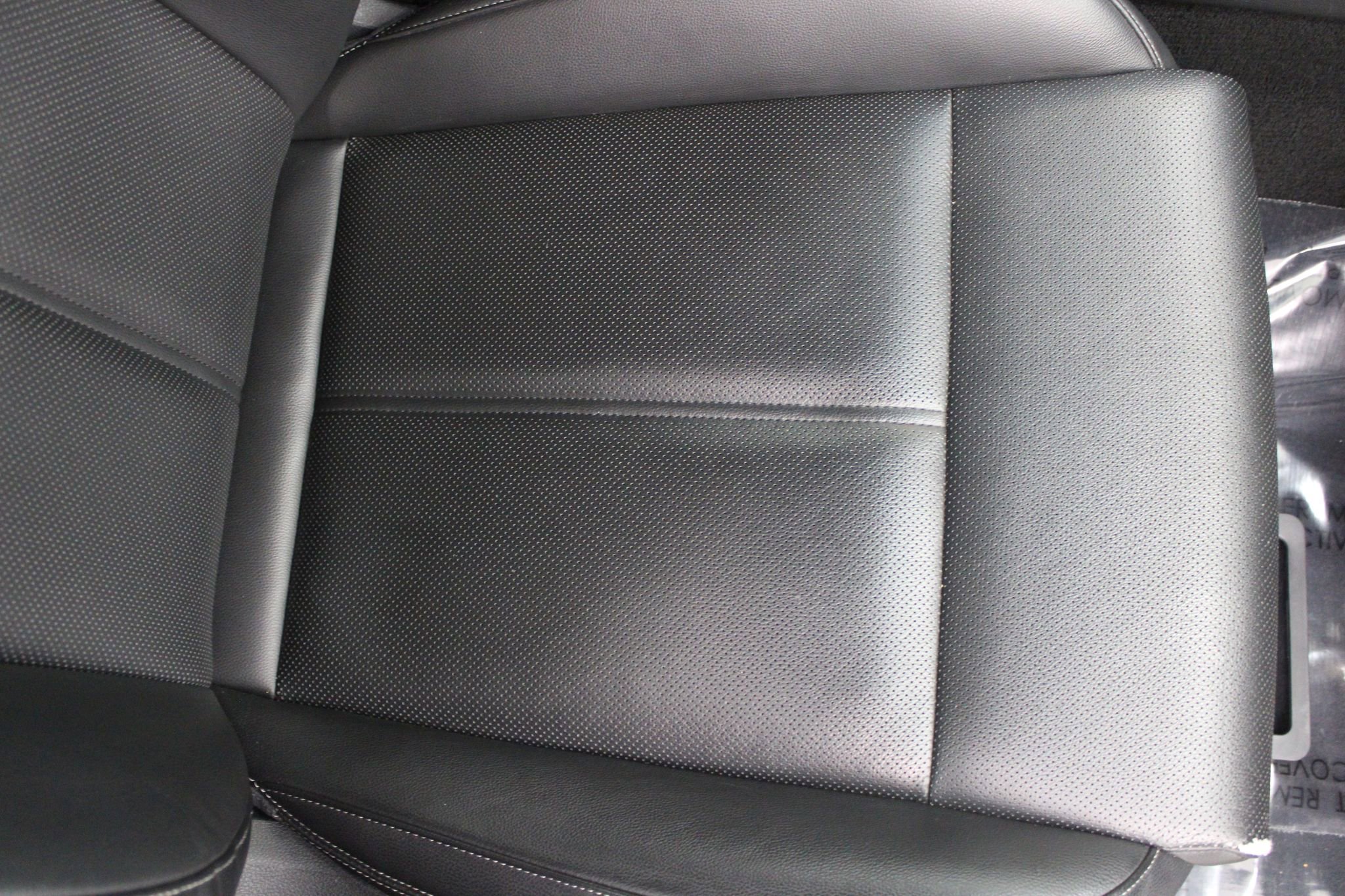 Used 2019 Genesis G70 2.0T Advanced AWD/4WD image 28