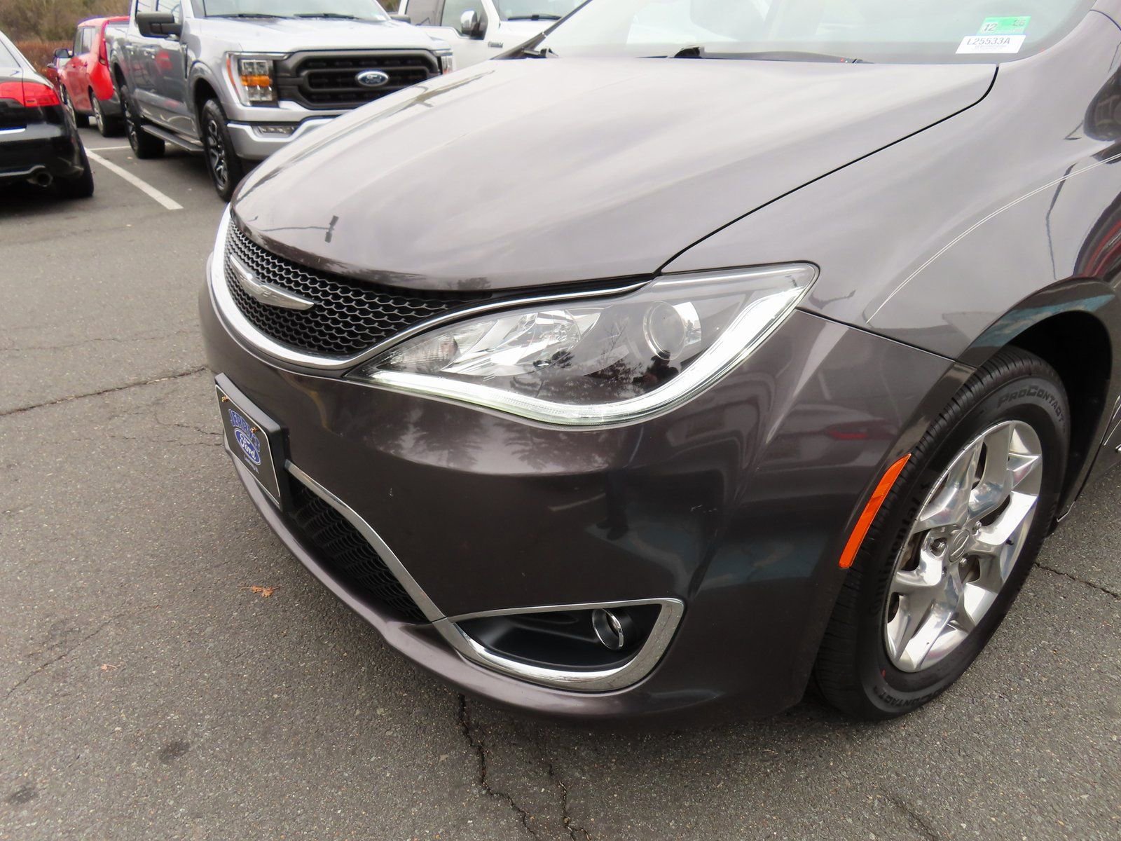 Used 2017 Chrysler Pacifica Limited image 9
