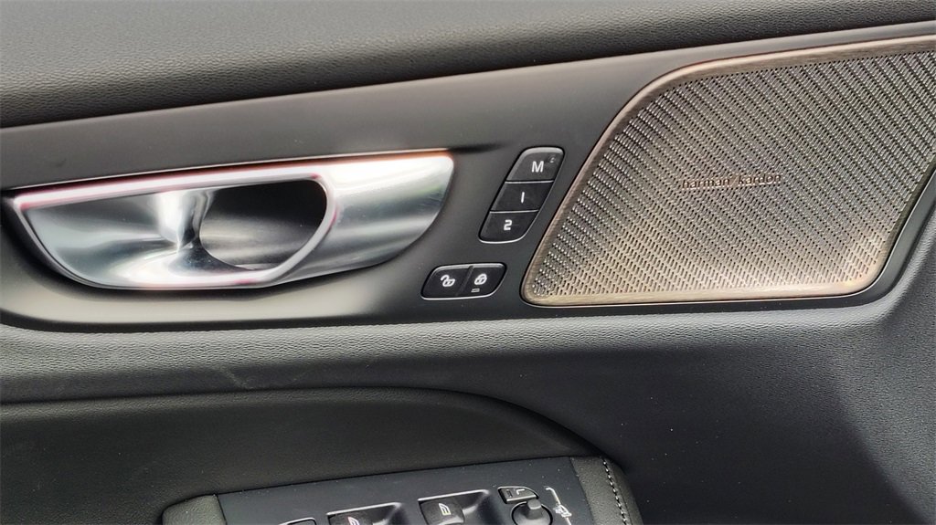 New 2026 Volvo V60 B5 Cross Country Plus w/ Protection Package Premier image 8