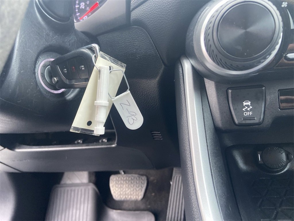 Used 2022 Toyota RAV4 LE image 17