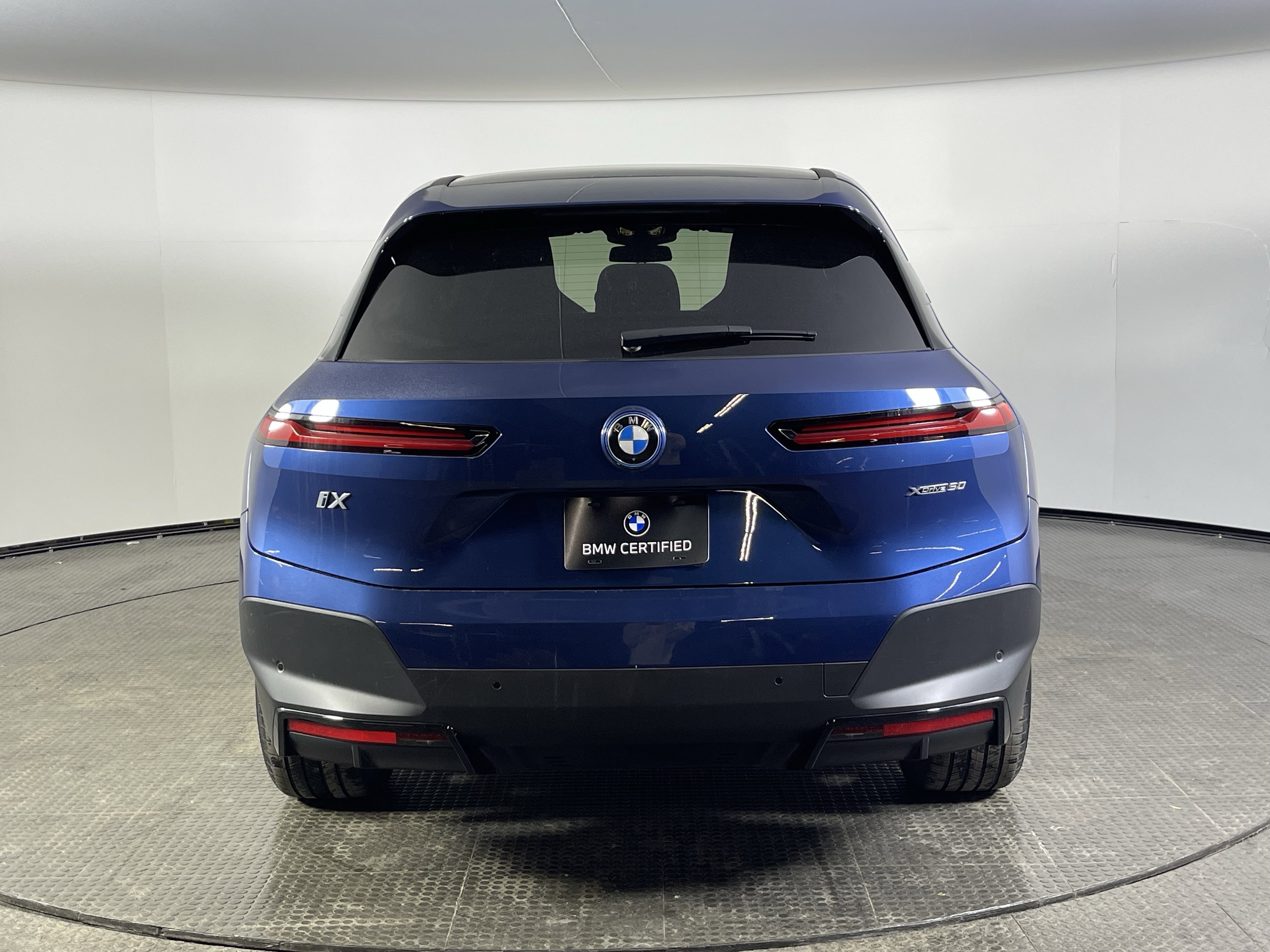 Certified 2025 BMW iX xDrive50 image 7