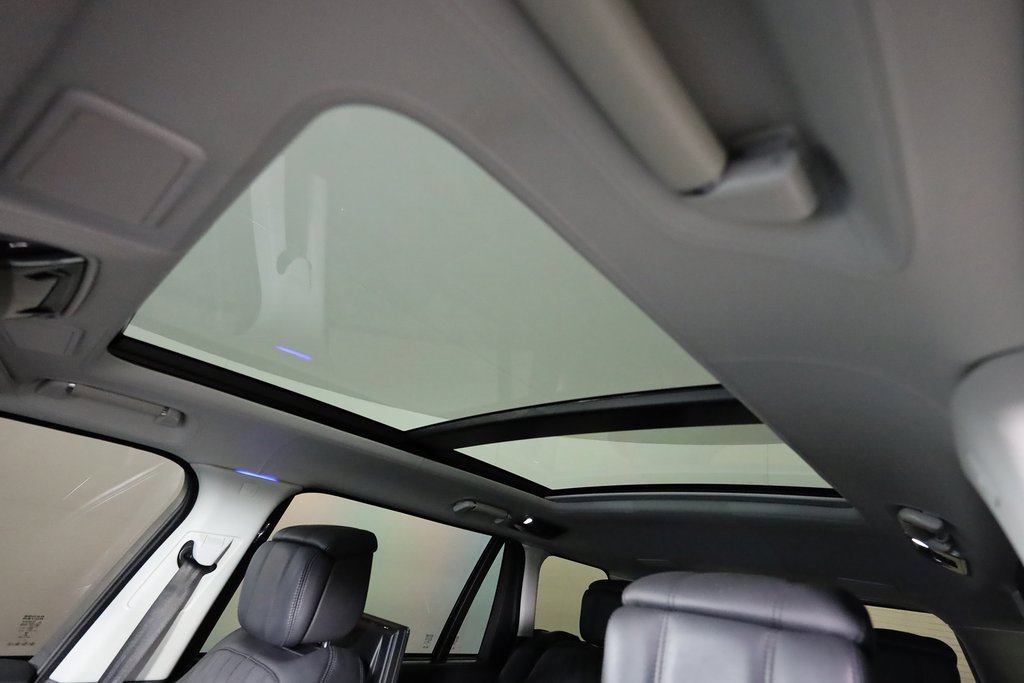 Used 2022 Land Rover Range Rover LWB SV Autobiography image 17