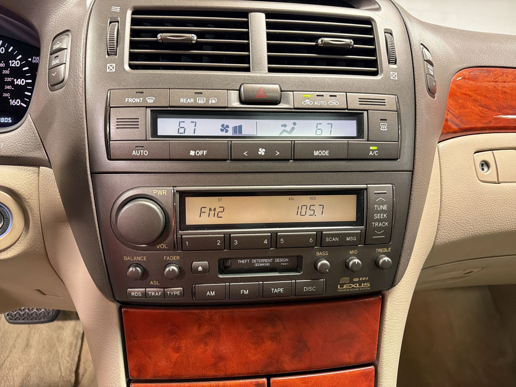 Used 2002 Lexus LS 430 RWD image 23
