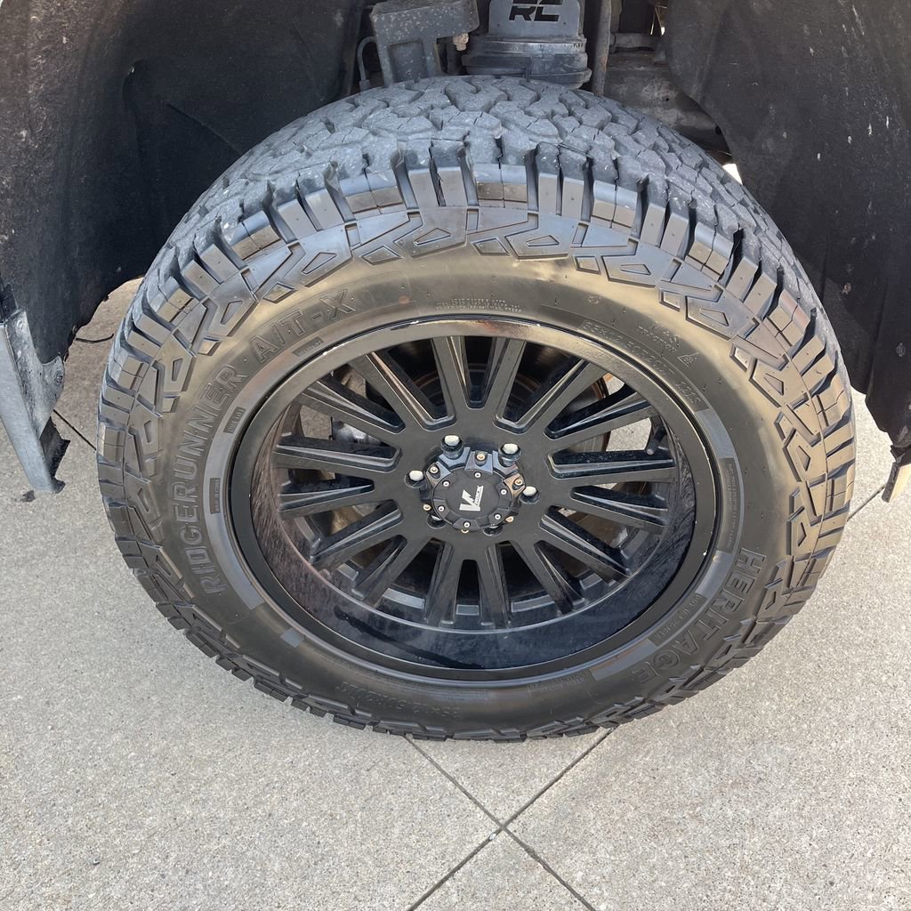 Used 2019 Chevrolet Silverado 1500 LT AWD/4WD image 9