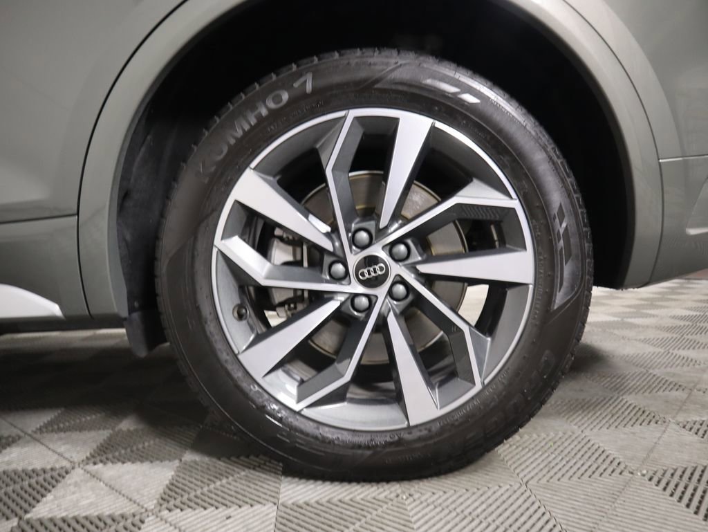 Certified 2025 Audi Q5 2.0T Premium Plus w/ Premium Plus Package image 32