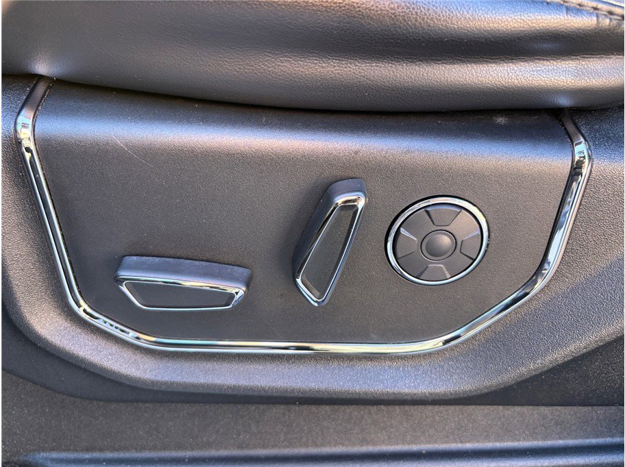 Used 2017 Ford F150 Platinum w/ Equipment Group 701A Luxury image 20