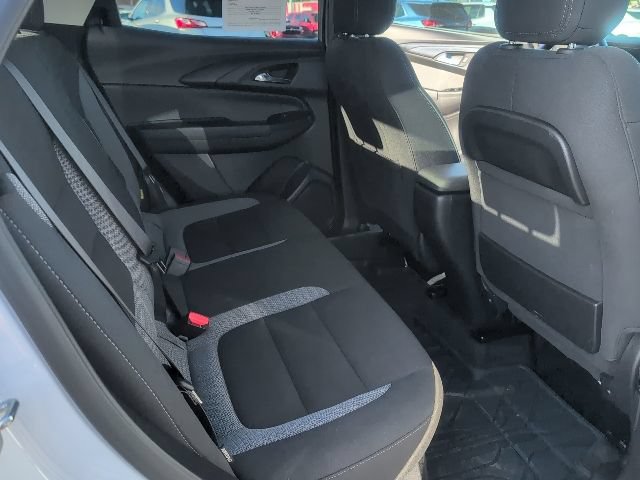 Used 2025 Chevrolet TrailBlazer LT w/ LT Cold Weather Package FWD image 34