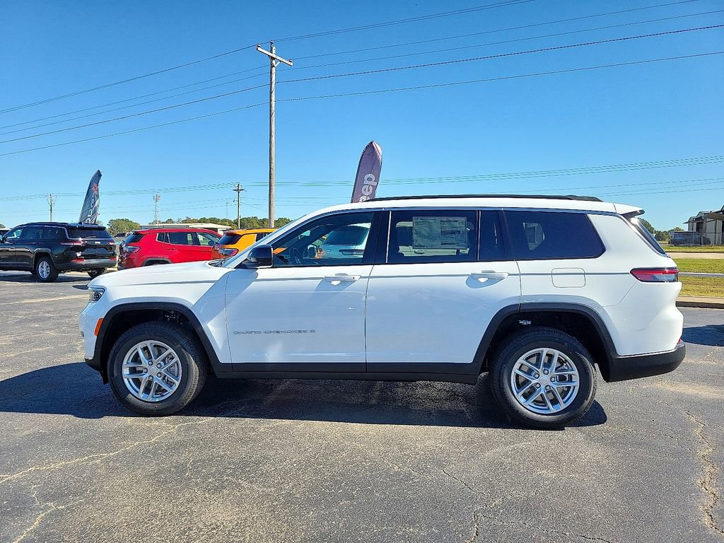 New 2025 Jeep Grand Cherokee L Laredo image 3