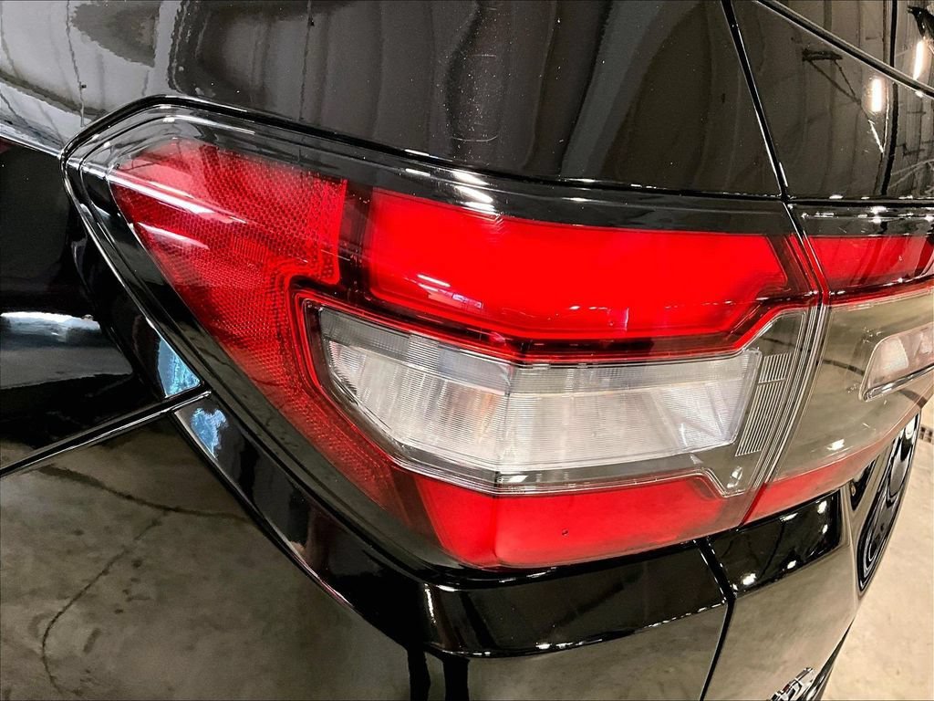 Used 2025 Honda Pilot EX-L image 35
