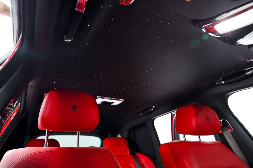 Used 2022 Rolls-Royce Cullinan Black Badge w/ Dark Exterior Package image 27