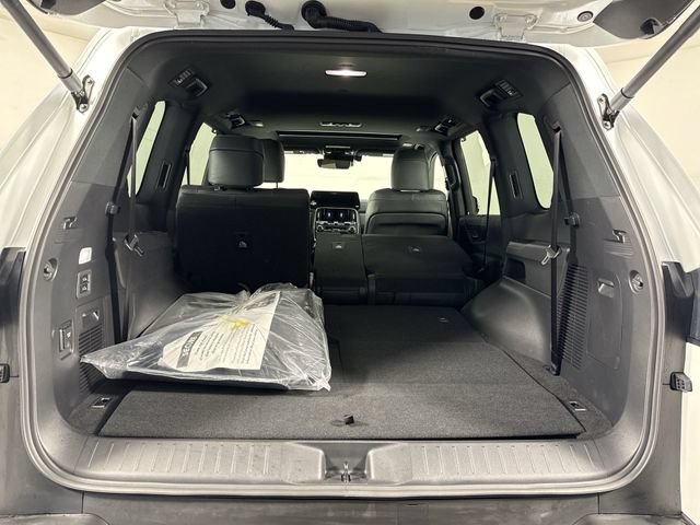 Certified 2025 Lexus LX 600 4WD w/ Interior Upgrade Package image 38