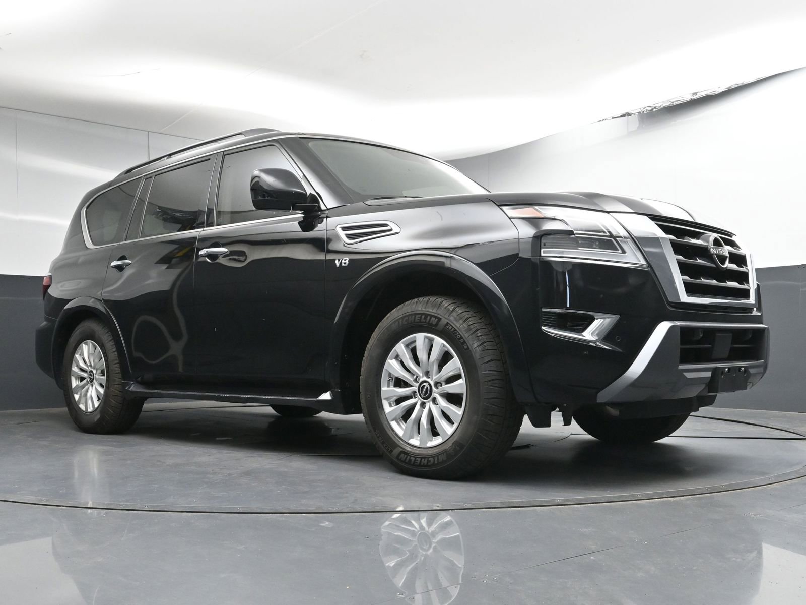 Used 2021 Nissan Armada SV image 26