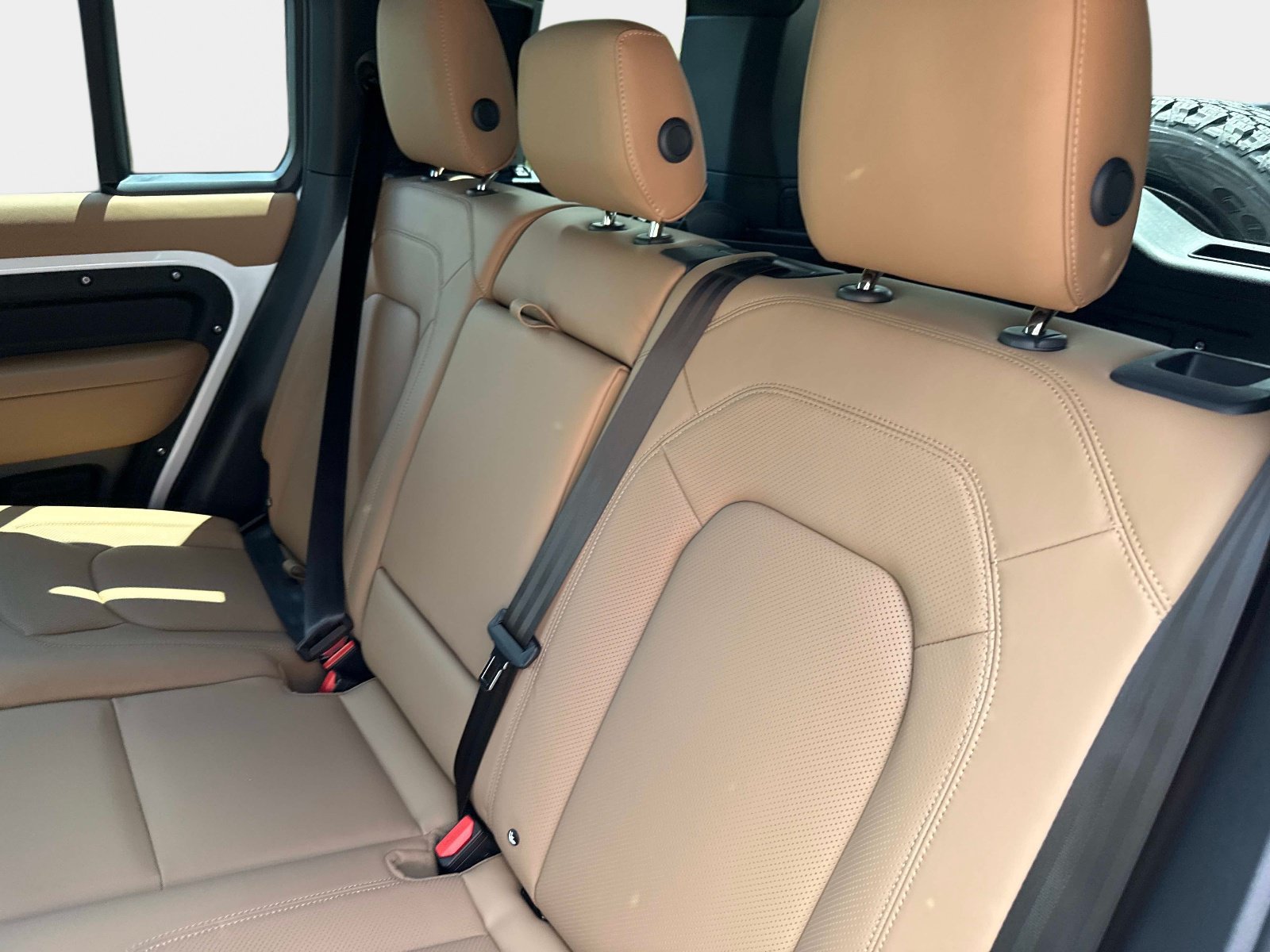New 2026 Land Rover Defender 110 S AWD/4WD image 13