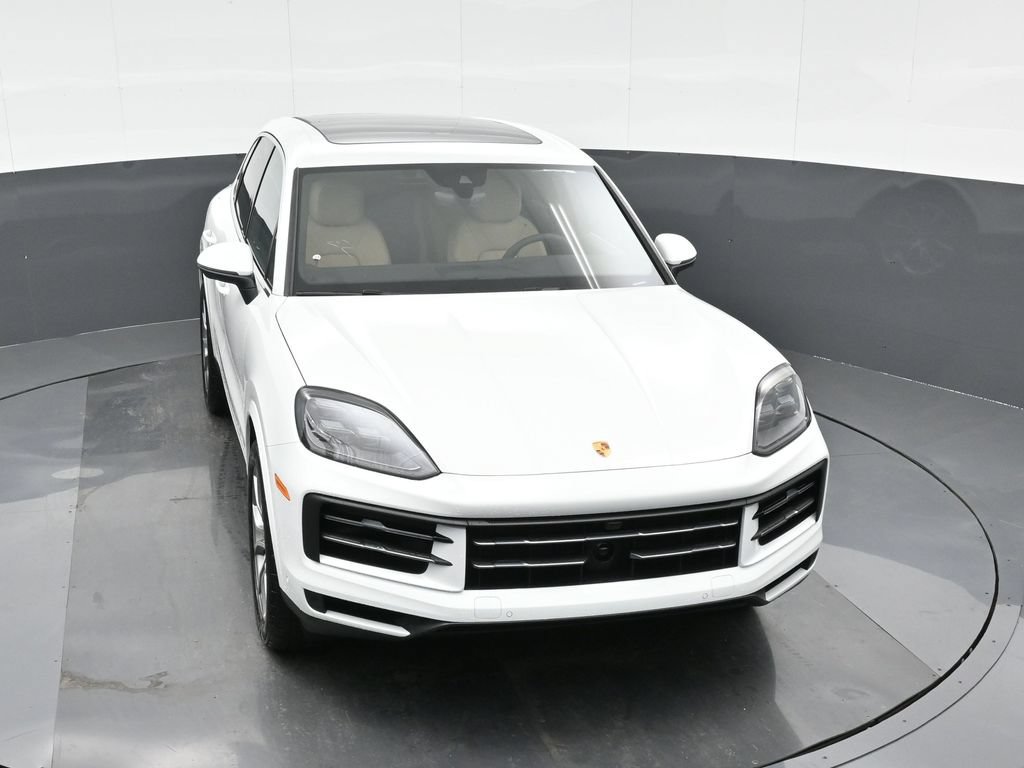 Certified 2026 Porsche Cayenne AWD/4WD image 32