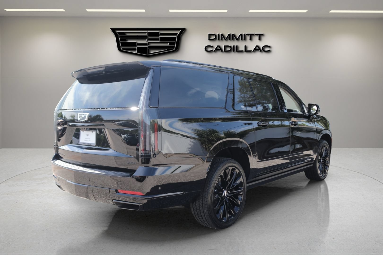 New 2026 Cadillac Escalade ESV Platinum Sport w/ LPO, ONYX Package AWD/4WD image 5