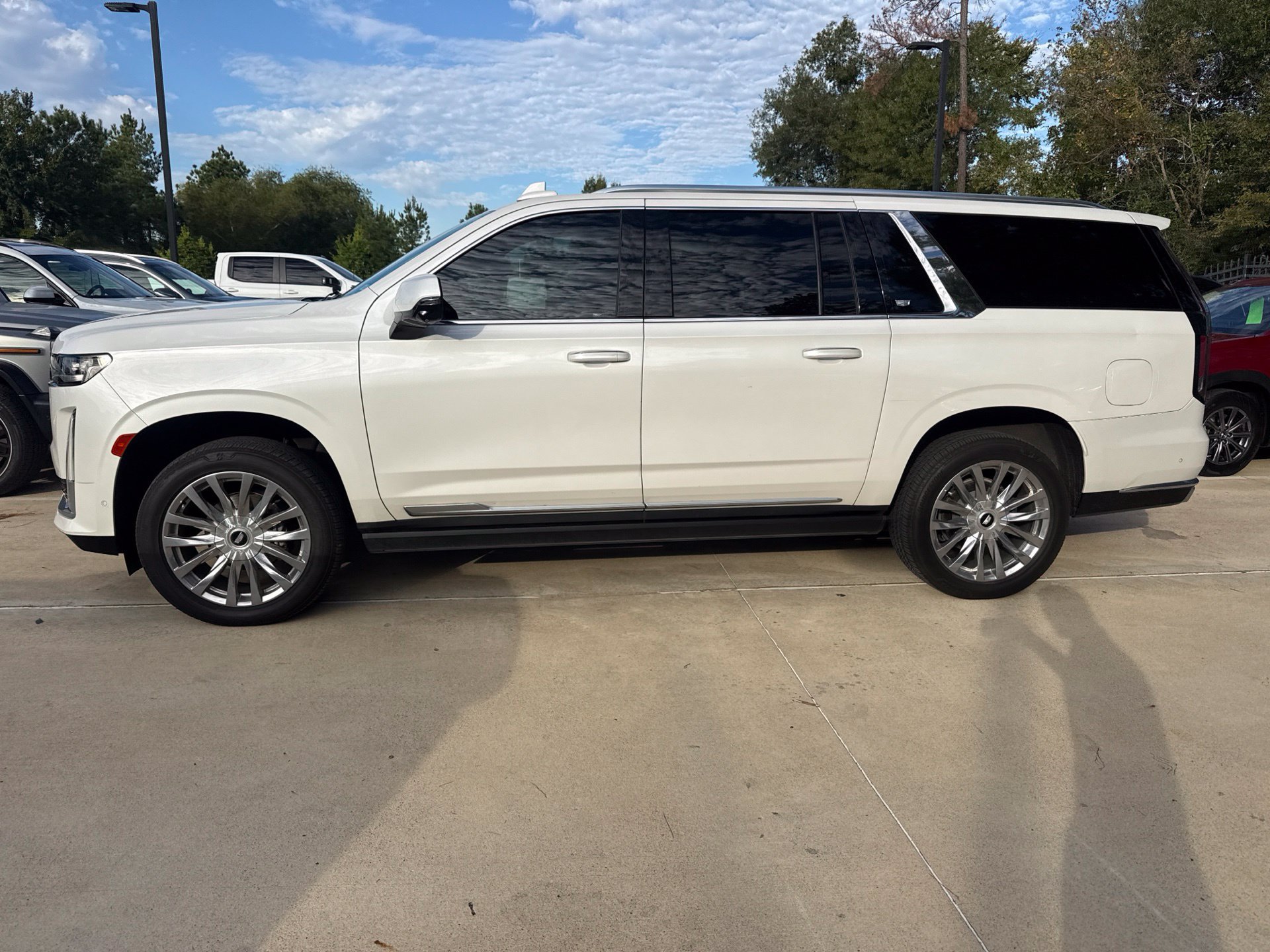 Used 2021 Cadillac Escalade ESV Premium Luxury w/ Driver Assist Tech Package RWD image 7