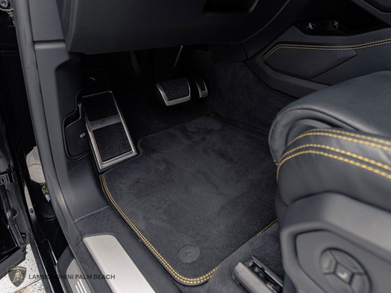 Used 2024 Lamborghini Urus S image 26