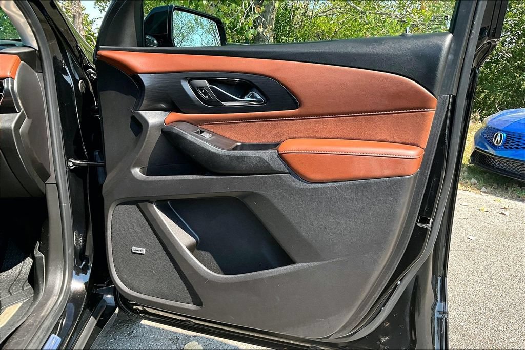 Used 2019 Chevrolet Traverse High Country w/ LPO, Floor Liner Package AWD/4WD image 23