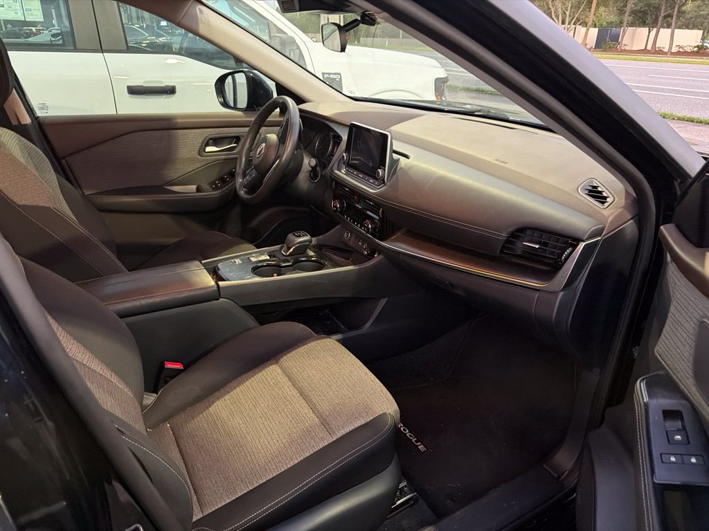 Used 2023 Nissan Rogue SV FWD image 8