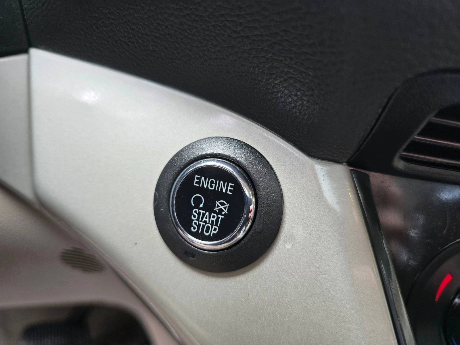 Used 2015 Ford C-MAX SEL w/ Equipment Group 303A image 26