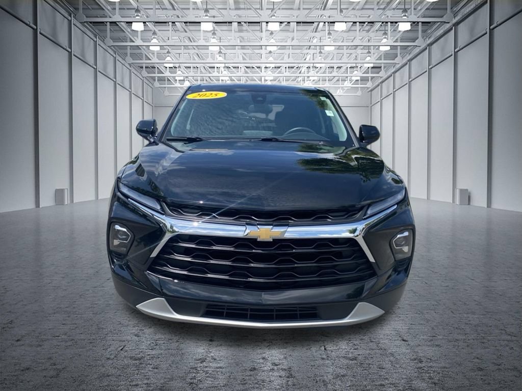 Used 2025 Chevrolet Blazer LT AWD/4WD image 3