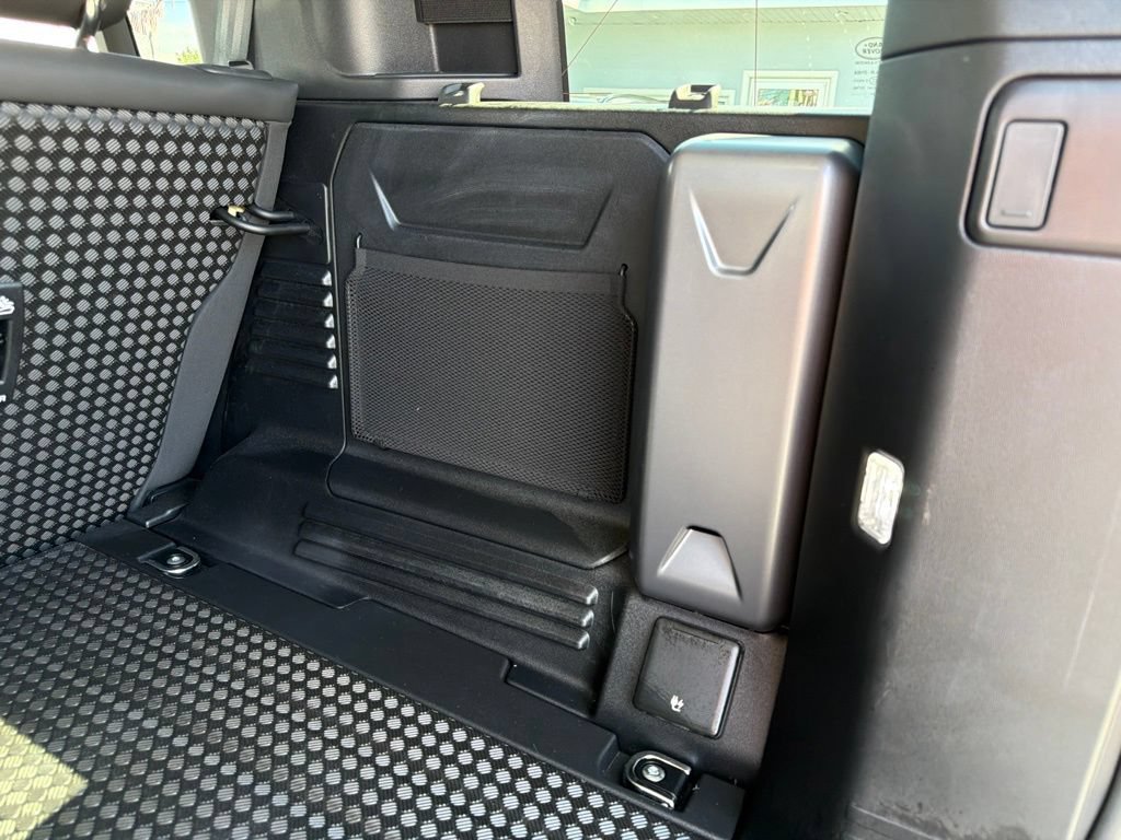 Used 2025 Land Rover Defender 110 S AWD/4WD image 15