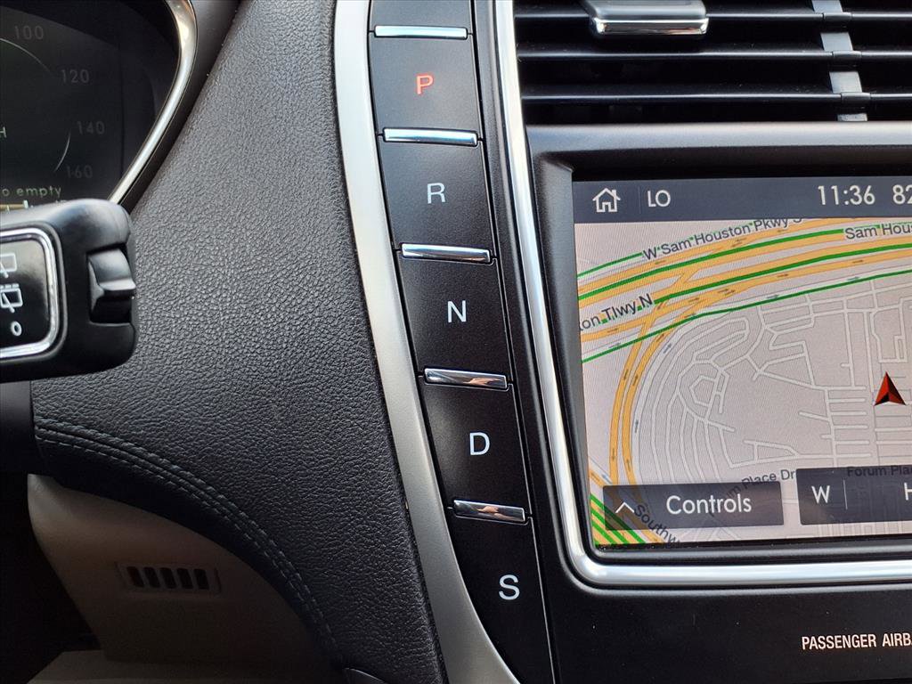 Used 2019 Lincoln Nautilus Select image 13