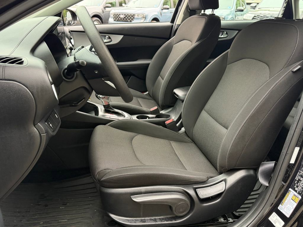 Used 2022 Kia Forte Sedan FWD image 15