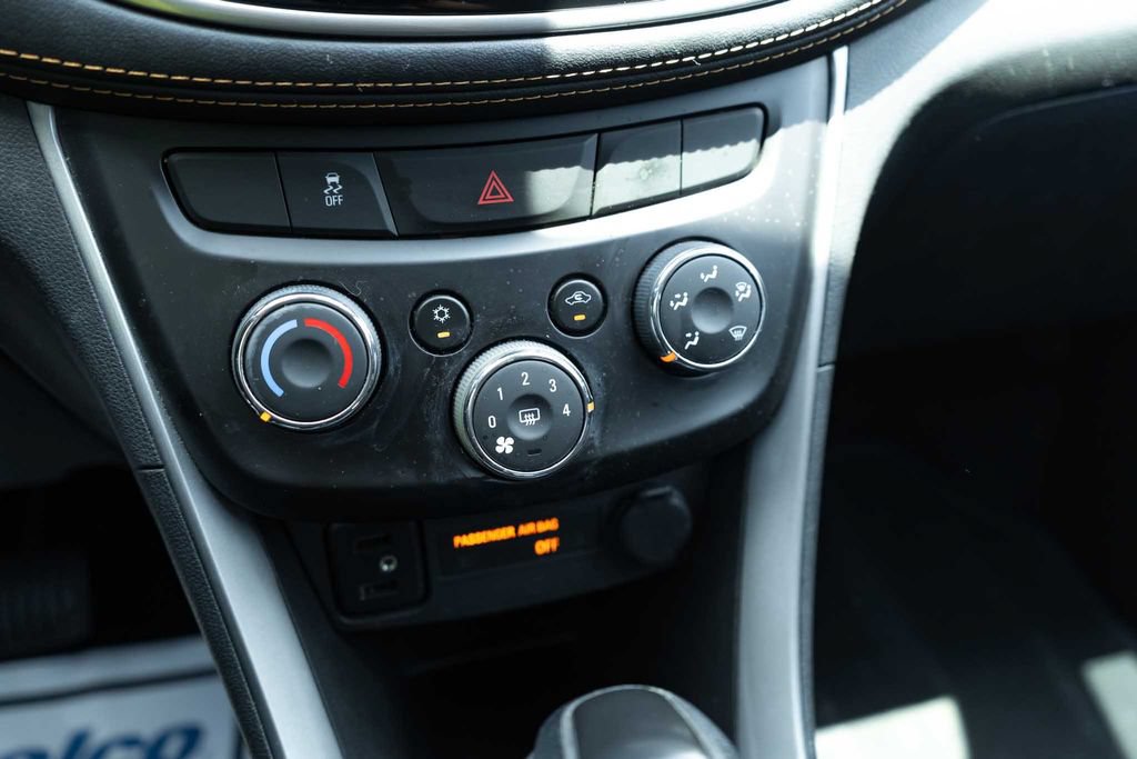 Used 2021 Chevrolet Trax LS w/ Tint and Cruise Package FWD image 17