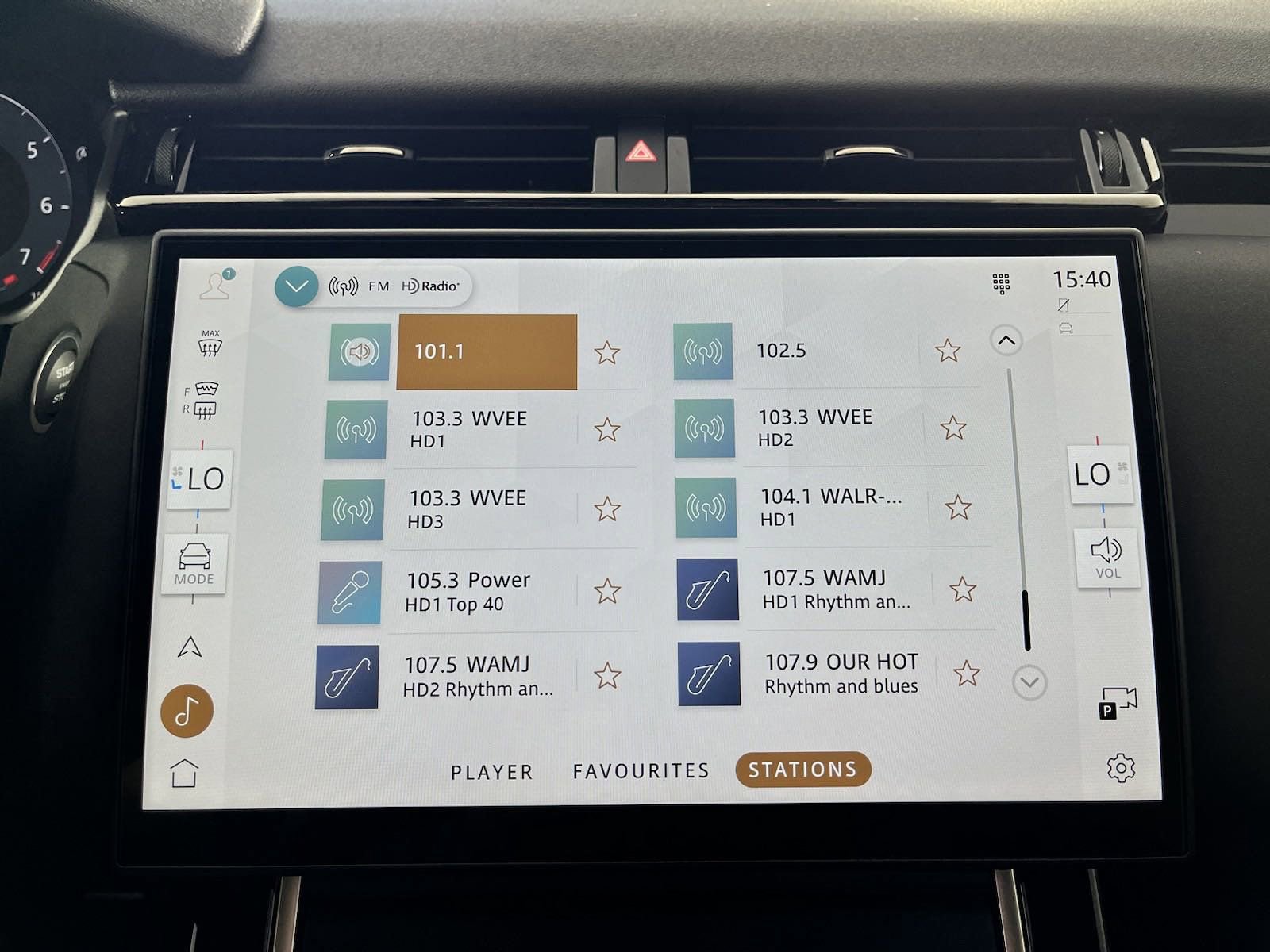 Used 2025 Land Rover Range Rover Velar Dynamic SE image 22