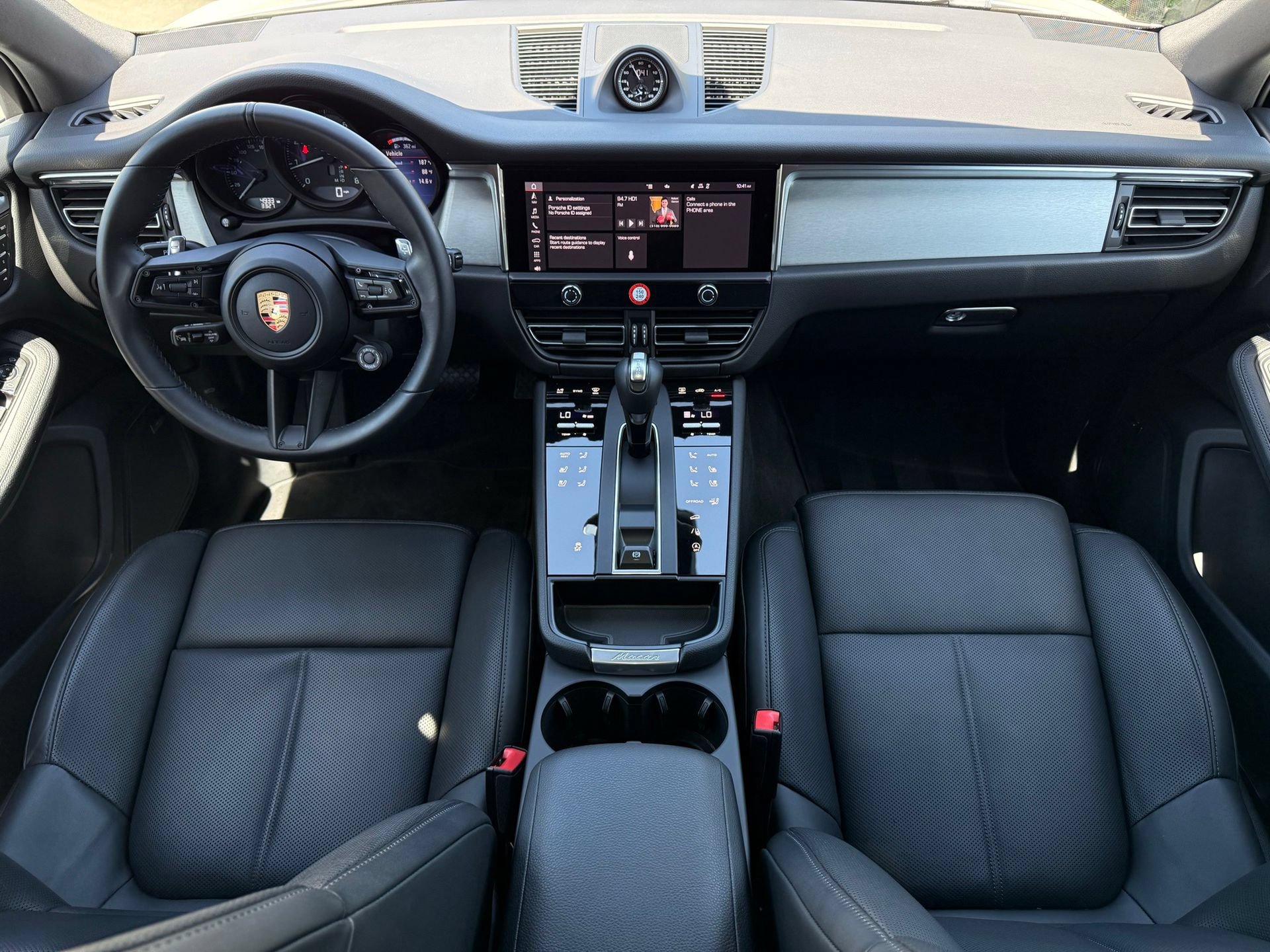 Used 2026 Porsche Macan AWD/4WD image 13