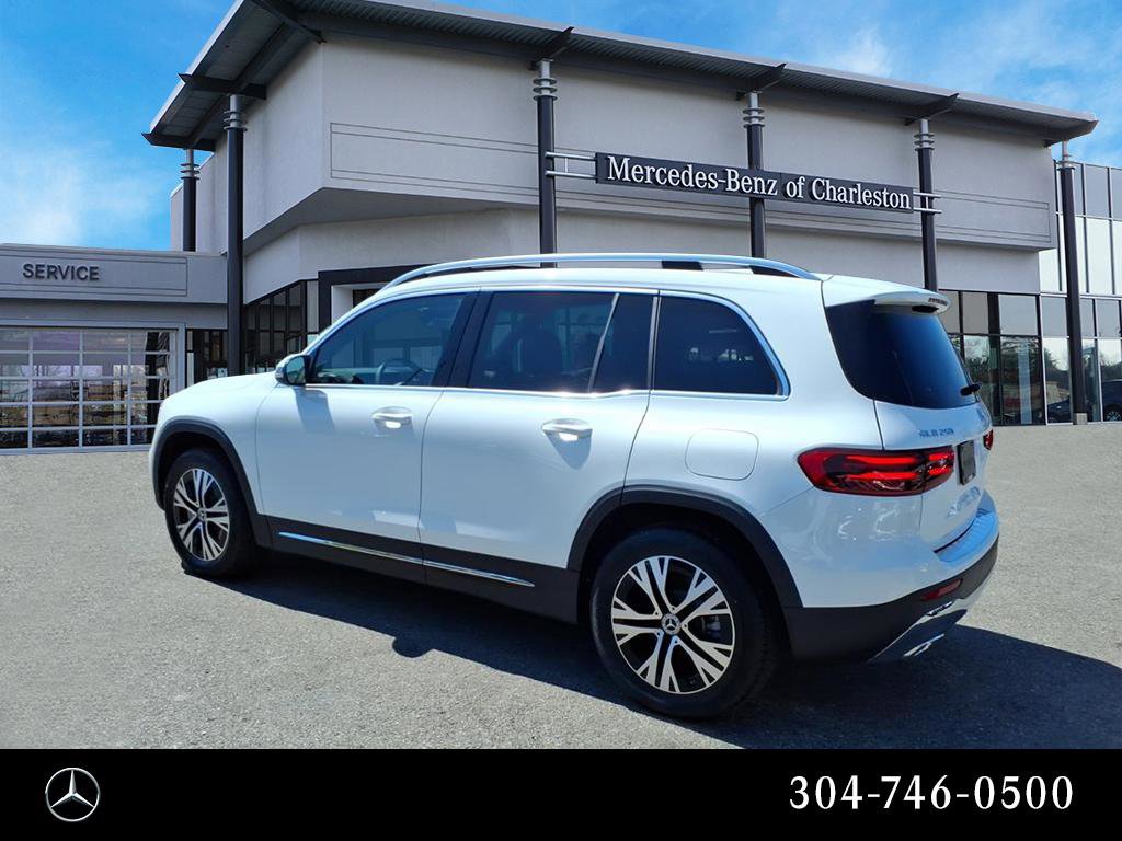 Used 2026 Mercedes-Benz GLB 250 4MATIC image 5