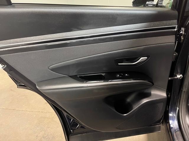 Used 2022 Hyundai Tucson Limited AWD/4WD image 16