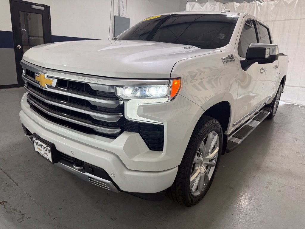 Used 2023 Chevrolet Silverado 1500 High Country w/ High Country Premium Package AWD/4WD image 39