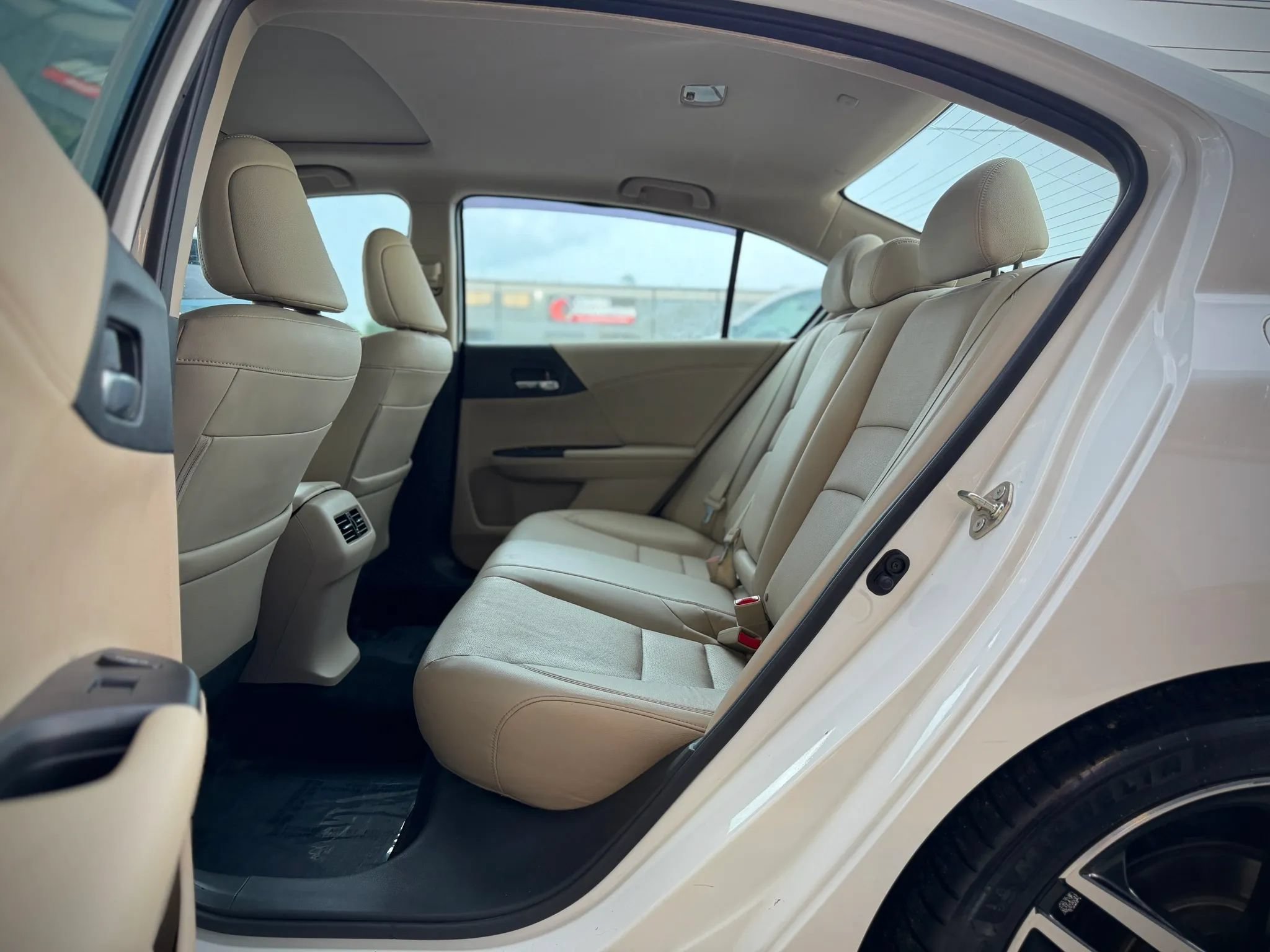 Used 2016 Honda Accord Touring image 16