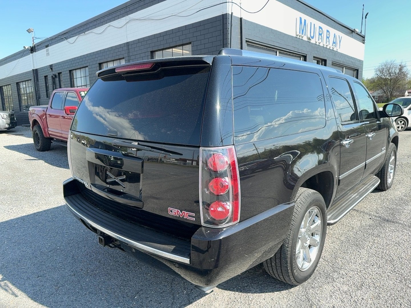 Used 2014 GMC Yukon XL Denali image 5