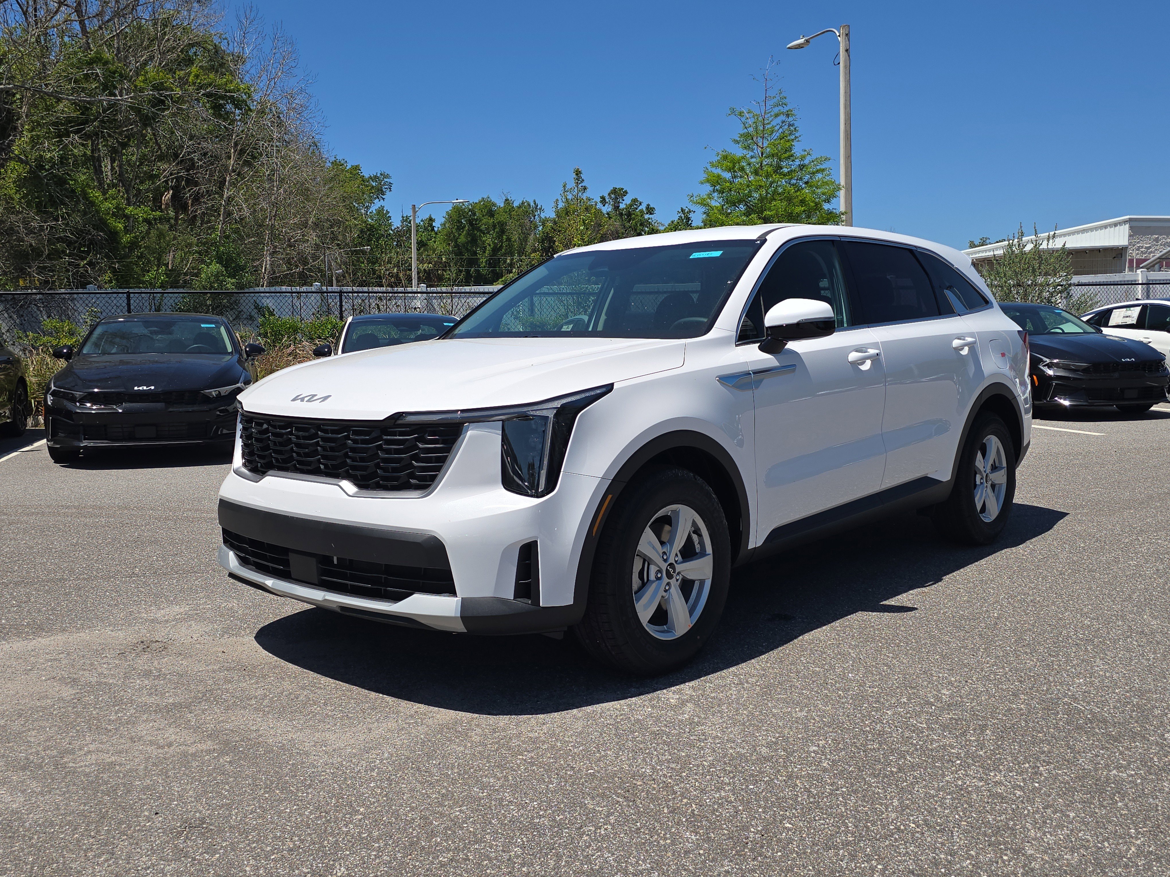 New 2026 Kia Sorento LX FWD image 4