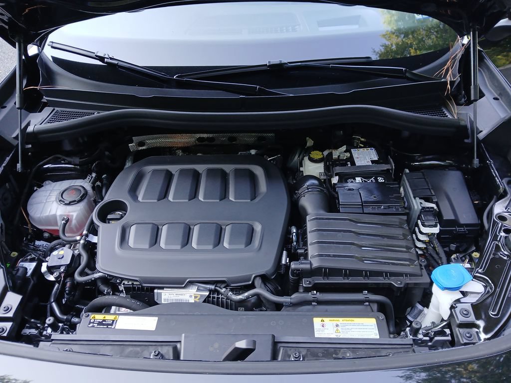 Used 2026 Volkswagen Tiguan SE R-Line FWD image 23